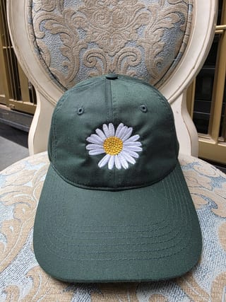 Big Daisy Embroidered Cap – Green Floral Dad Hat with Custom Name, Personalized Daisy Baseball Cap
